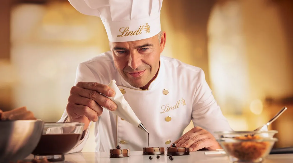 La CHOCOLATERIA, au sein de laquelle visiteuses et visiteurs peuvent créer eux-mêmes des chocolats